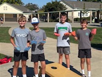 corn hole players